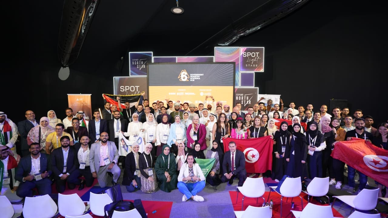 IMG 20241022 WA0103 بنها رئيس جامعة بنها يهنئ الطالبة داليا كامل لفوزها بالجائزة الكبرى لمهرجان القاهرة الدولي  موقع في الجامعة