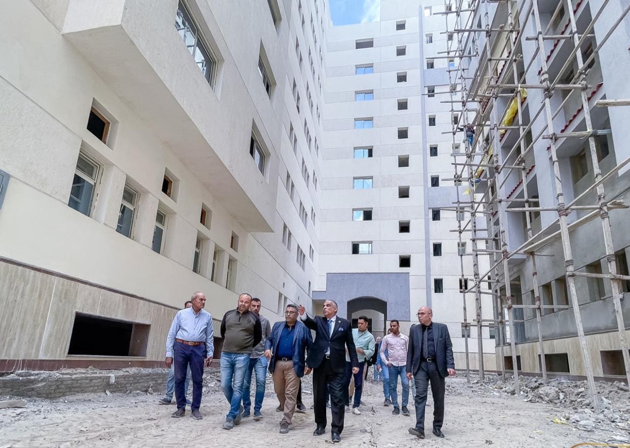 IMG 20241113 WA0088 الجامعات رئيس جامعة طنطا يتفقد الإنشاءات الجديدة والصيانة والتطوير بمجمع سبرباي موقع في الجامعة