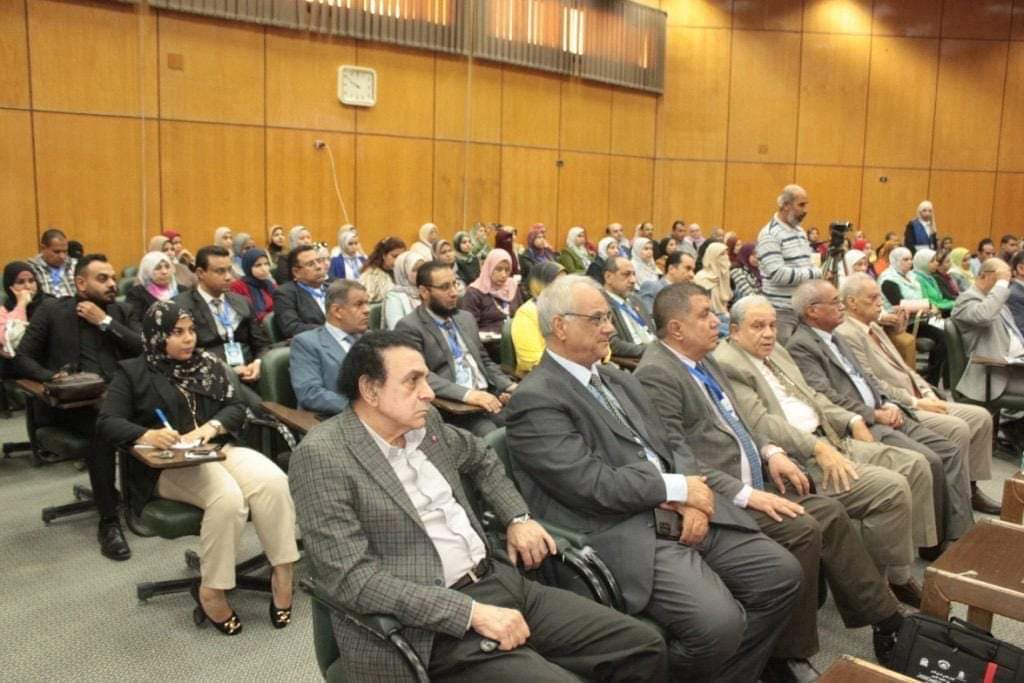 IMG 20241114 WA00231 من أجل مصر تطوير مهارات المعلم العربي في ضوء مهارات الذكاء الاصطناعي.. رئيس جامعة أسيوط يوصي خلال المؤتمر الدولي التاسع موقع في الجامعة