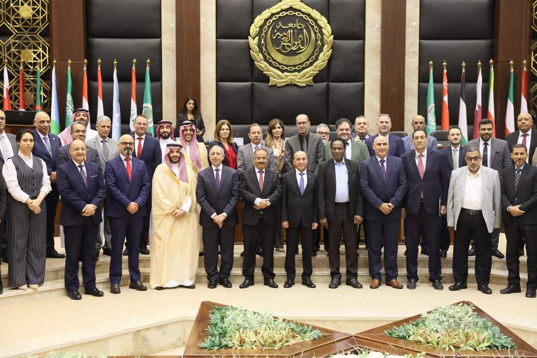 IMG 20241116 WA0030 جامعة سوهاج الأكاديمية العربية تنظم ورشة عمل مشروع تأسيس سلسلة الإمداد للهيدروجين الأخضر موقع في الجامعة