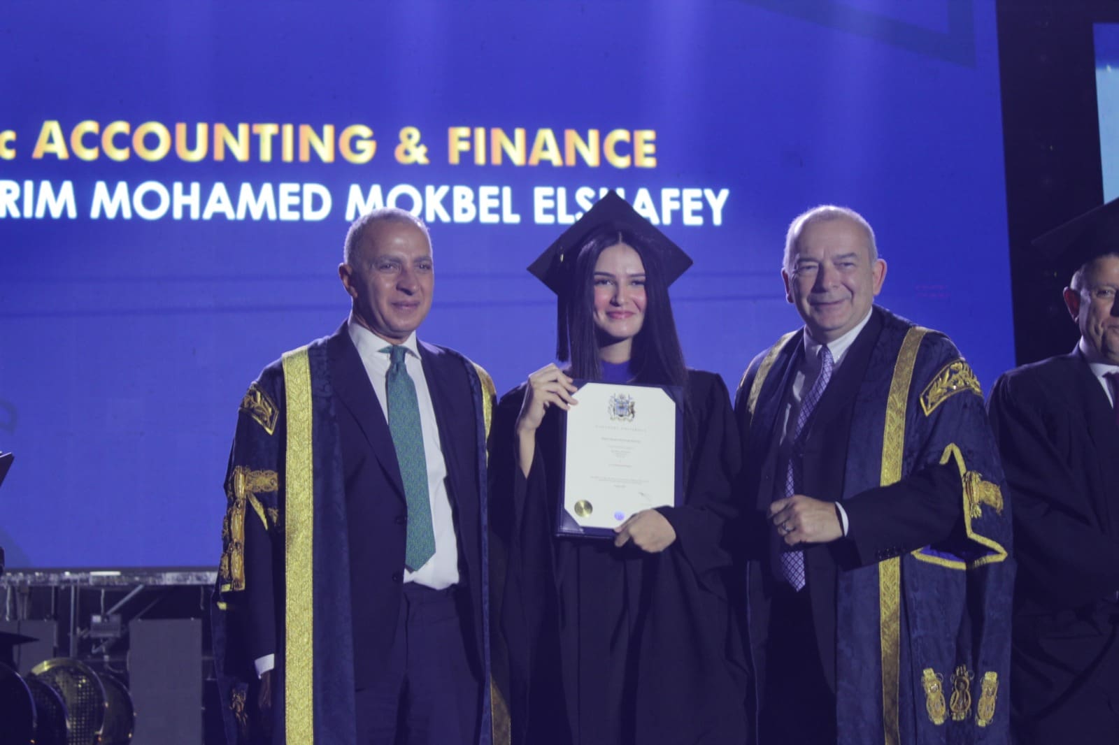 IMG 20241118 WA0065 الإسكندرية فرع جامعة كوفنترى البريطانية بمصر يحتفل بتخرج الدفعة الثانية من طلابه 2024 موقع في الجامعة