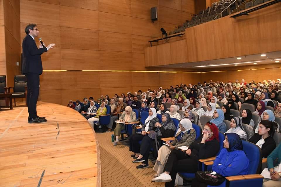 IMG 20241124 WA0057 ورشة ورشة بنك المعرفة المصري بكلية البنات جامعة عين شمس موقع في الجامعة