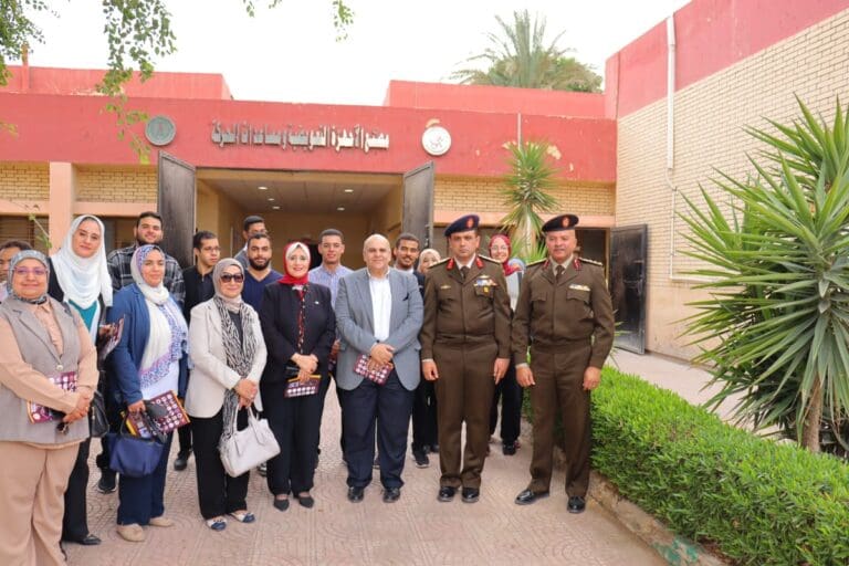 لغرس روح الولاء.. وفد من جامعة القاهرة في زيارة ميدانية لجمعية المحاربين القدماء 7 IMG 20241124 WA0122 السلام لغرس روح الولاء.. وفد من جامعة القاهرة في زيارة ميدانية لجمعية المحاربين القدماء موقع في الجامعة