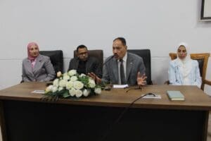 أداب عين شمس تعقد ندوة: "قادرون باختلاف الطموحات والإنجازات" 2 أداب عين شمس تعقد ندوة: "قادرون باختلاف الطموحات والإنجازات"
