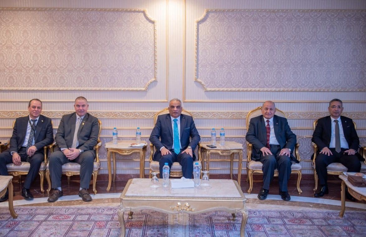 IMG 20241126 WA0213 الأزهر انطلاق مؤتمر هندسة القوى الميكانيكية الدولي الأول "استدامة وترشيد الطاقة" بالإسماعيلية موقع في الجامعة