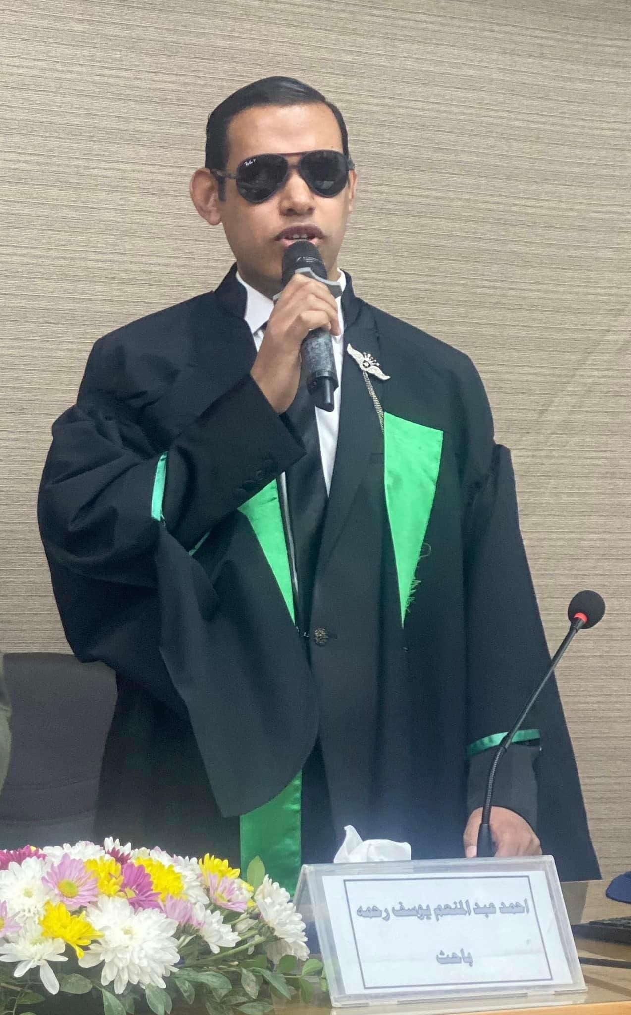 IMG 1852 جامعة القاهرة أحمد رحمة أول معيد من قادرون باختلاف يحصل على درجة الماجستير في إعلام القاهرة موقع في الجامعة