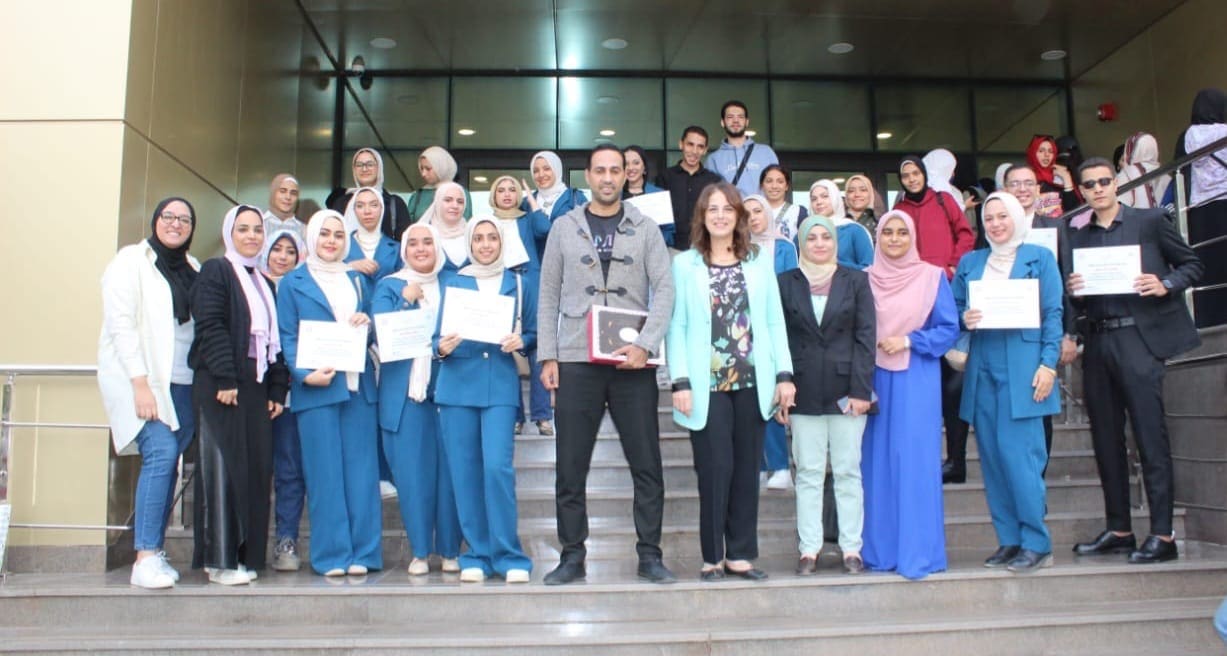 b79d6ec7 f95a 4939 a326 8a4c781ee724 جامعة قناة السويس إعلام عين شمس تنظم ورشة عن الأسس الفنية للإخراج الصحفي موقع في الجامعة