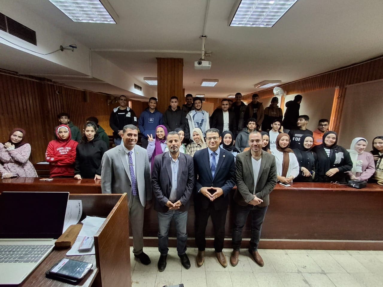 e79de2f3 c6c1 451e 8273 8bd2c2f9f2ec جامعة قناة السويس إنطلاق أولى دورات نشر التوعية والثقافة المالية غير المصرفية بجامعة مدينة السادات للعام الجامعي 2025 موقع في الجامعة