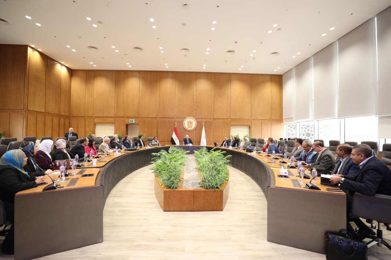 fbfcdc13 b264 44bf 8188 22aac1ae196c المركز القومى للبحوث وزير التعليم العالي يبحث التعاون مع وفد خبراء الناشر الدولي "Springer Nature" لدعم النشر الدولي للمجلات المصرية موقع في الجامعة