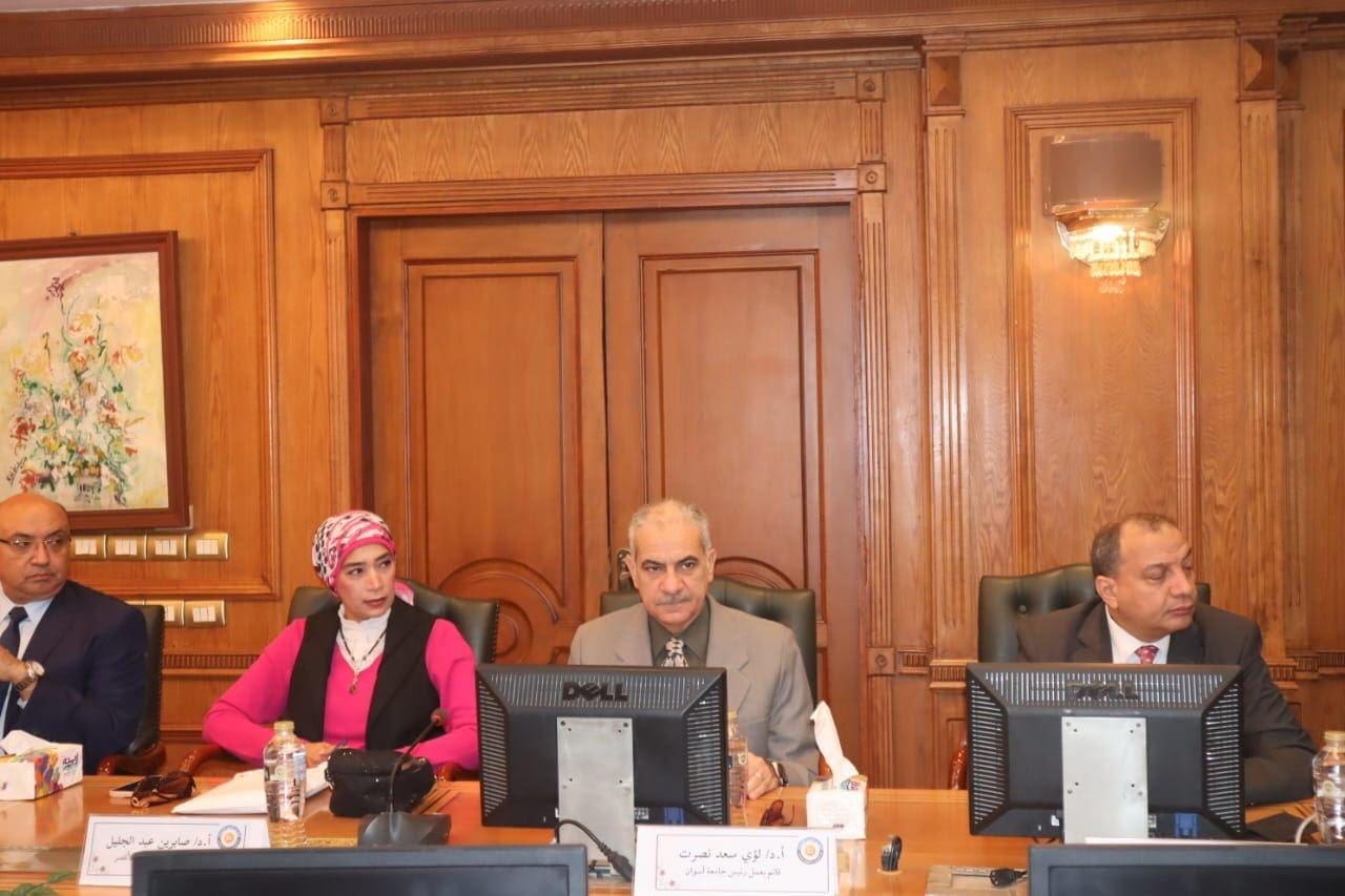 اجتماع المجلس الأعلى لشئون التعليم والطلاب مش عايزين نسيب حقه رئيس جامعة الأقصر تكشف تفاصيل اجتماع المجلس الأعلى لشئون التعليم والطلاب موقع في الجامعة