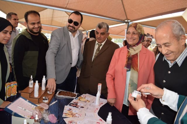 صيدلة المصرية الروسية تنظم المعرض الثالث لمستحضرات التجميل 1 معرض كلية الصيدلة الجامعة الروسية الروسية صيدلة المصرية الروسية تنظم المعرض الثالث لمستحضرات التجميل موقع في الجامعة