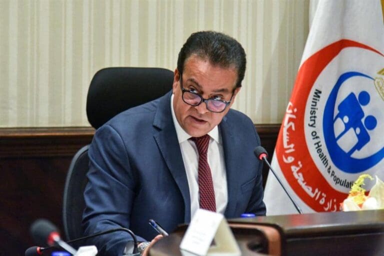 فيروس أم بكتيريا.. إيه اللي بيحصل في الجو وحقيقة دور البرد المنتشر؟..وزارة الصحة تجيب 2 وزير الصحة كرة القدم فيروس أم بكتيريا.. إيه اللي بيحصل في الجو وحقيقة دور البرد المنتشر؟..وزارة الصحة تجيب موقع في الجامعة