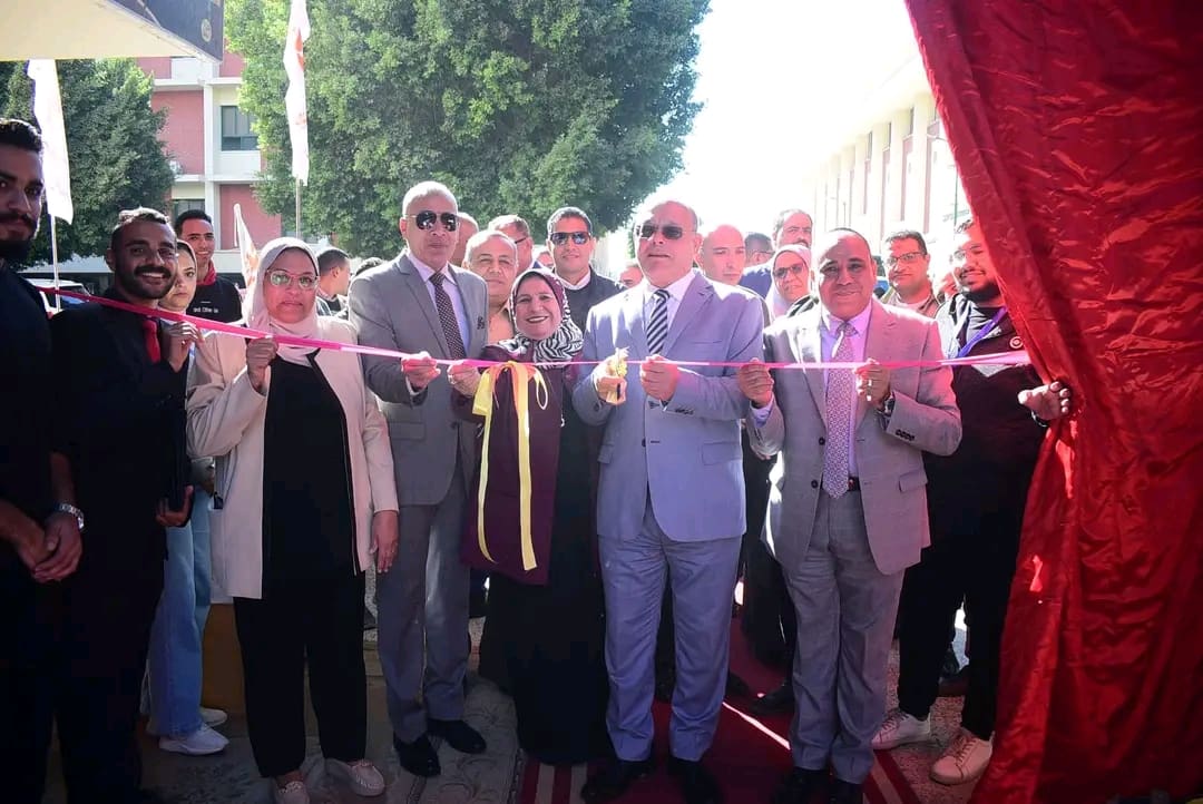 1733080010039 خيمة افتتاح خيمة تمريضية للإسعافات الأولية بجامعة سوهاج موقع في الجامعة