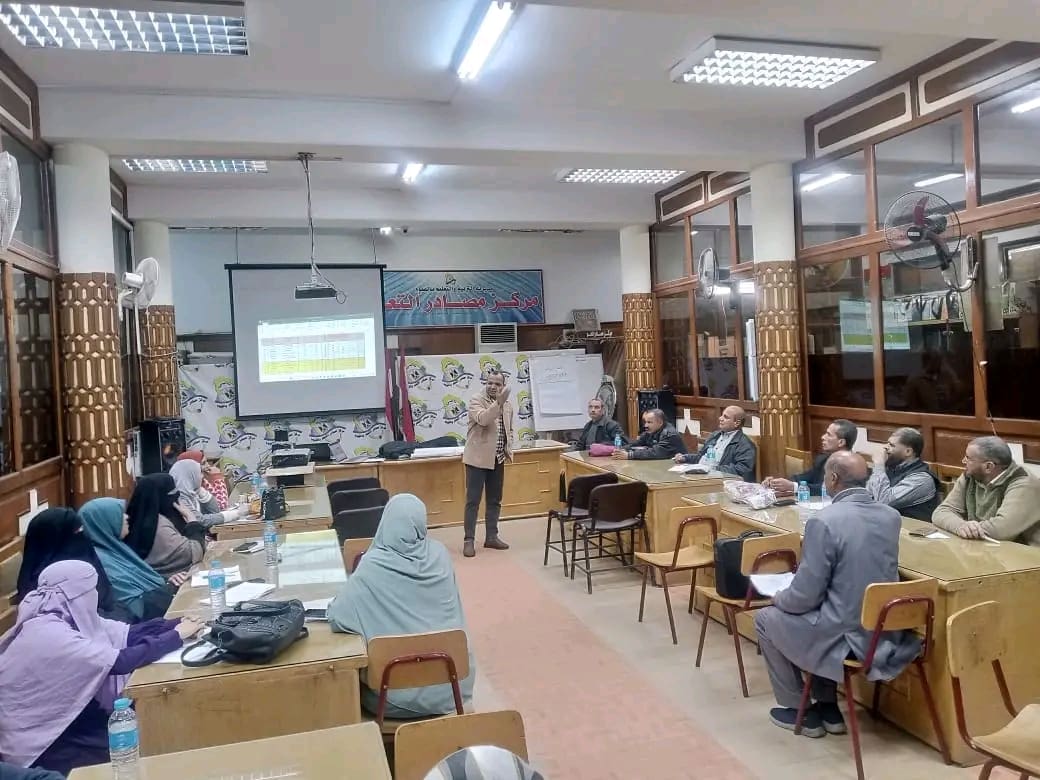 لتقيم القراءة والكتابة.. تعليم الفيوم ينظم ورشة عمل ل 15 فاحص إجرا من موجهي اللغة العربية 1 1733241161974 القراءة لتقيم القراءة والكتابة.. تعليم الفيوم ينظم ورشة عمل ل 15 فاحص إجرا من موجهي اللغة العربية موقع في الجامعة