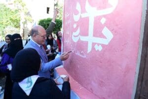صور:لحثهم على العمل.. رئيس جامعة سوهاج يشارك طلابه بمعسكر الجوالة 4 صور:لحثهم على العمل.. رئيس جامعة سوهاج يشارك طلابه بمعسكر الجوالة