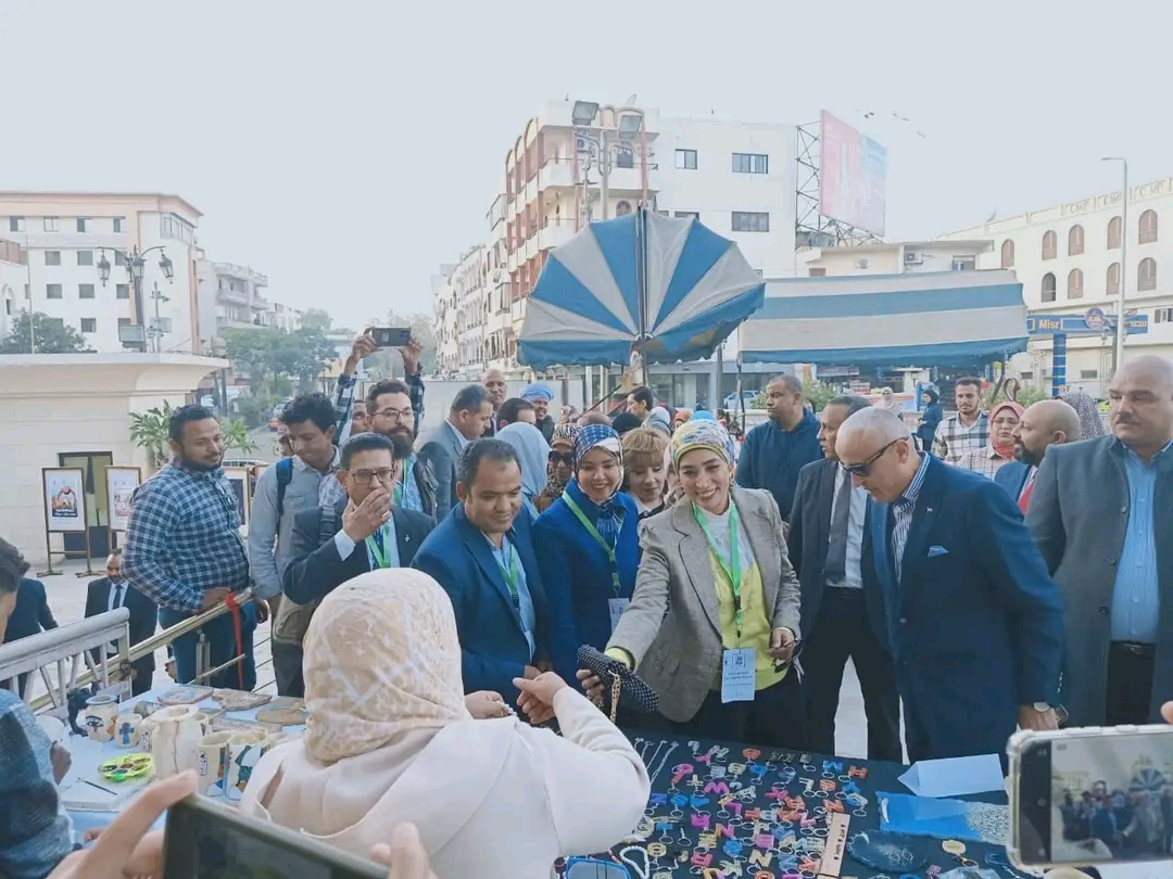 1734094497670 جامعة الأقصر جامعة الأقصر: افتتاح معارض للحرف التراثية والفنون التشكيلية وعرض للأزياء موقع في الجامعة