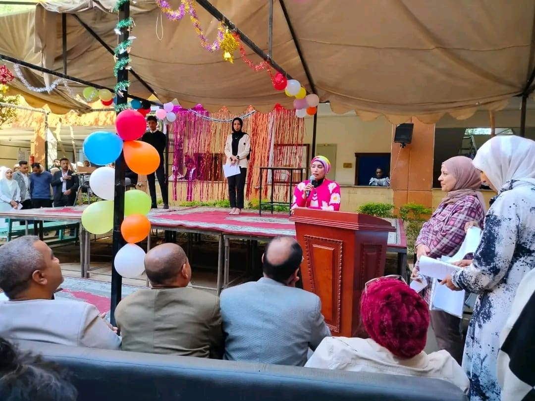 1734375412511 جامعة الأقصر منها تنصيب اتحاد الطلاب..رئيس جامعة الأقصر تشهد فعاليات "يوم الثقافات"- صور موقع في الجامعة