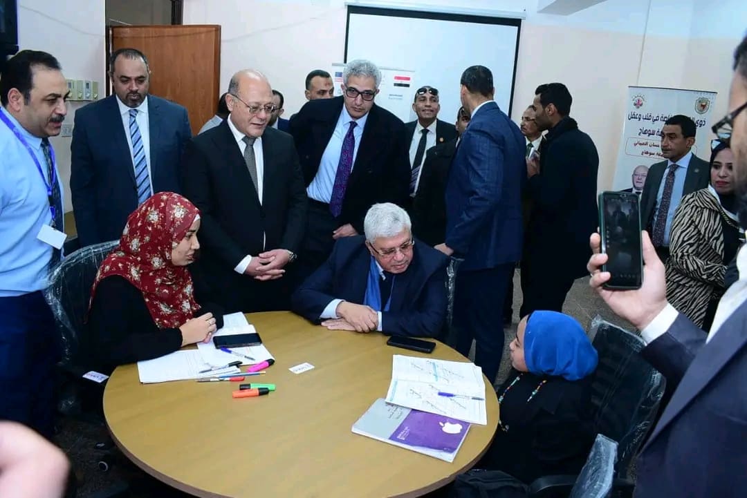 1735388477590 وزير التعليم العالي وزير التعليم العالي ورئيس جامعة سوهاج يتفقدان مركز خدمة ذوي الإعاقة موقع في الجامعة