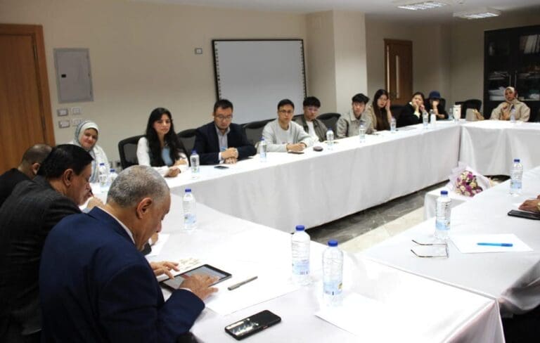 كونفوشيوس جامعة عين شمس يناقش "الفلسفة الصينية وأثرها في العلاقات مع العالم العربي في الواقع المعاصر" 21 266a003b b3cc 4519 a3d0 74396c4452f3 جامعة قناة السويس كونفوشيوس جامعة عين شمس يناقش "الفلسفة الصينية وأثرها في العلاقات مع العالم العربي في الواقع المعاصر" موقع في الجامعة