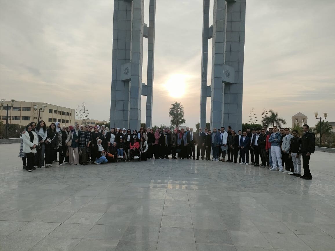 2d16f207 da09 4de8 9aef 9522da3aa279 جامعة عين شمس طلاب جامعة حلوان يشاركون في الحفل الفنى لمبادرة حاملي الامل العالمية بوزارة الشباب موقع في الجامعة