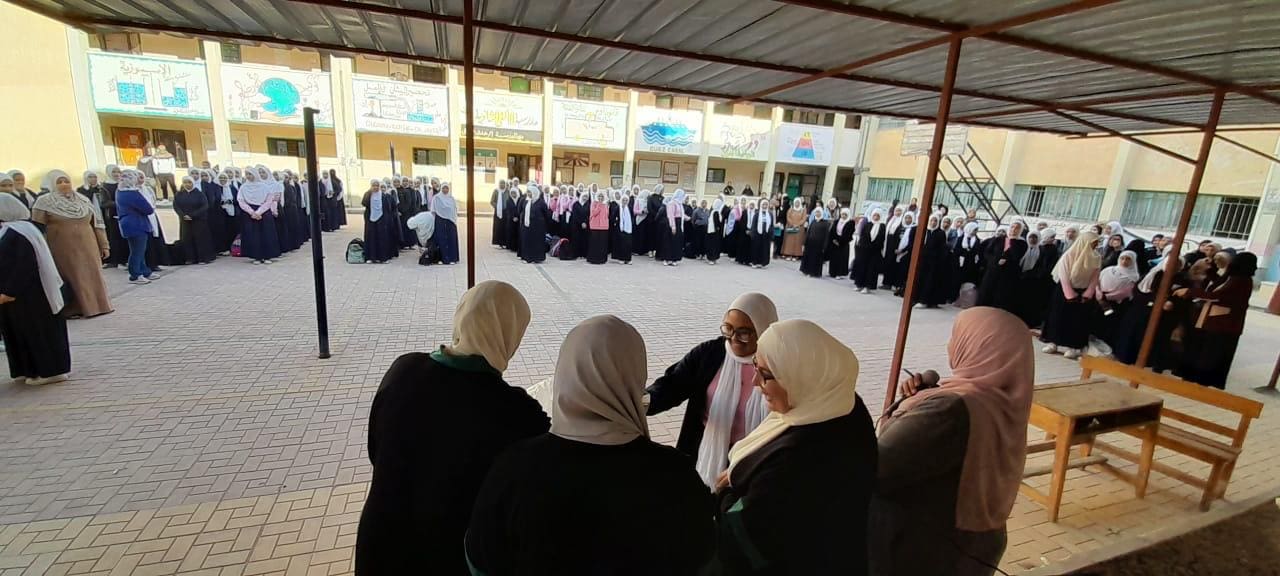 واعظات الأوقاف يقدن قافلة دعوية للتوعية بمكارم الأخلاق في مدارس شمال سيناء