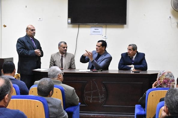 استعداداً للتدريب العملى..وكيل التعليم بسوهاج يلتقى بمسؤلى لجان إدارة الأزمات والكوارث