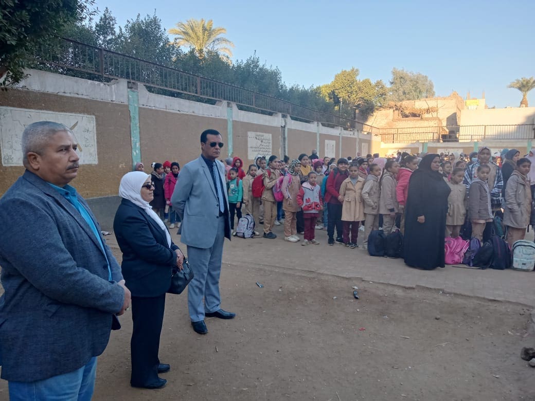 4 7 وزير التعليم توجيهات من وكيل وزارة التربية والتعليم بسوهاج خلال جولته بعدد من المدارس بالمراغة موقع في الجامعة