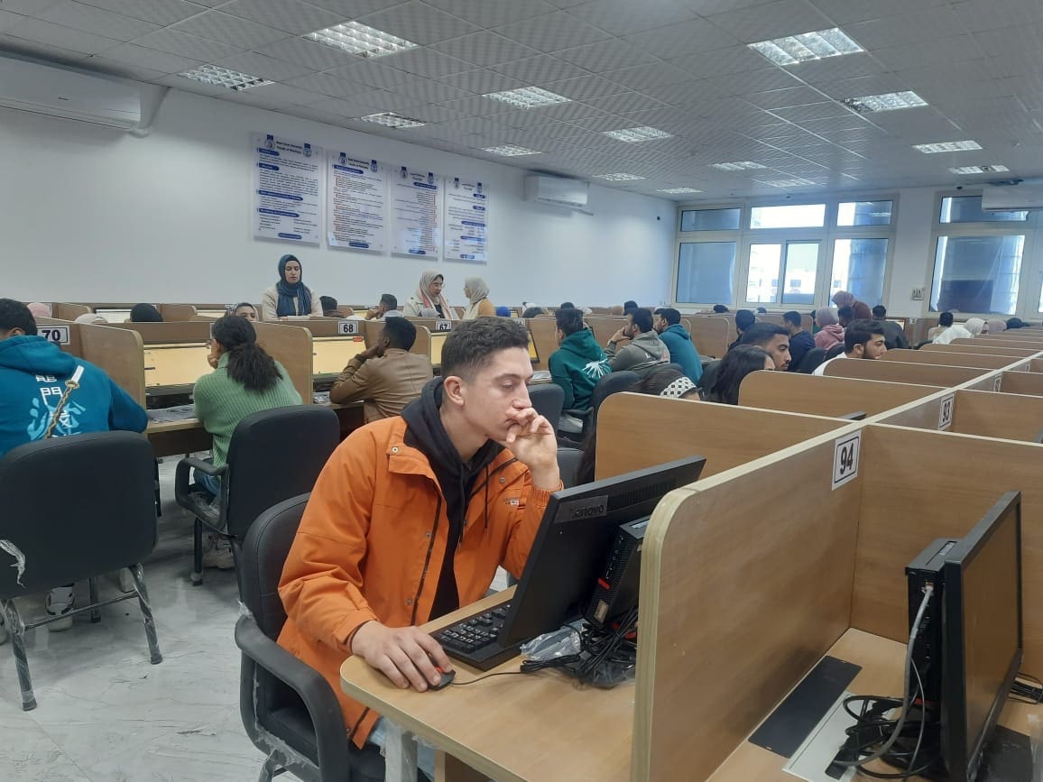 جامعة قناة السويس تشهد أول اختبارات إلكترونية بمعامل كلية الصيدلة: إنطلاقة جديدة نحو التعليم الرقمي 1 43767b9a a321 4fb4 b4bf 8ba8229fc5d2 جامعة قناة السويس جامعة قناة السويس تشهد أول اختبارات إلكترونية بمعامل كلية الصيدلة: إنطلاقة جديدة نحو التعليم الرقمي موقع في الجامعة