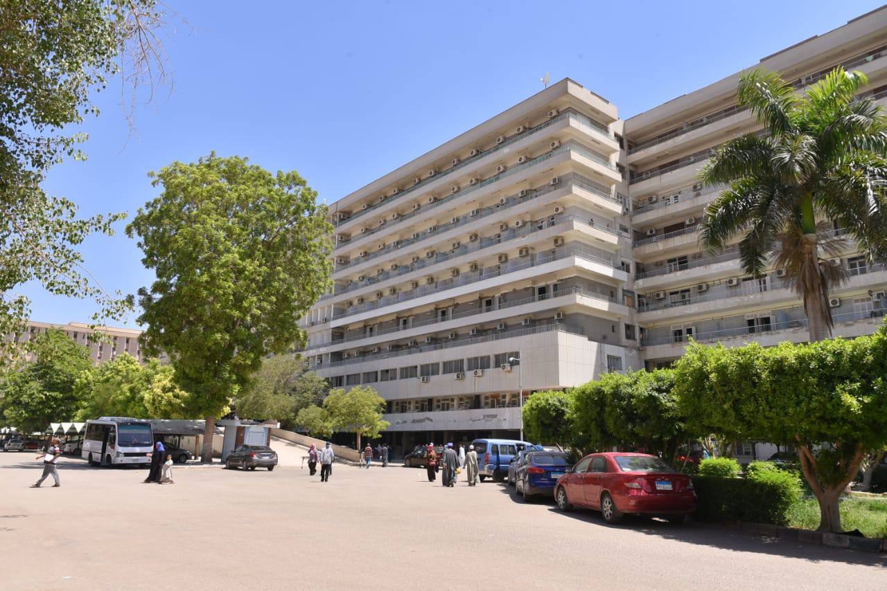 أستاذ هندسة البترول: الدولة تتبنى استراتيجية لبناء مزيج من الطاقة تصل فيه نسبة الطاقة المتجددة لـ42٪ 1 حصول معامل الباثولوجيا الإكلينيكية وبنك الدم بمستشفيات جامعة أسيوط على اعتماد كلية علماء علم الأمراض الأمريكية CAP