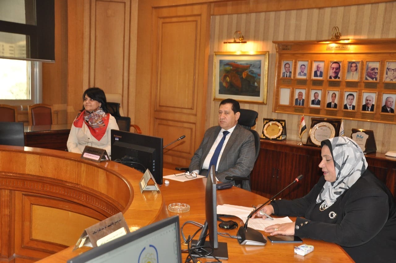 8a20a48f 6228 4a0a ac47 09726f500add جامعة حلوان تمريض حلوان تحتفل بتخرج الدفعة الثانية من برنامج تنمية قدرات الفريق الصحي بالدول الأفريقية موقع في الجامعة