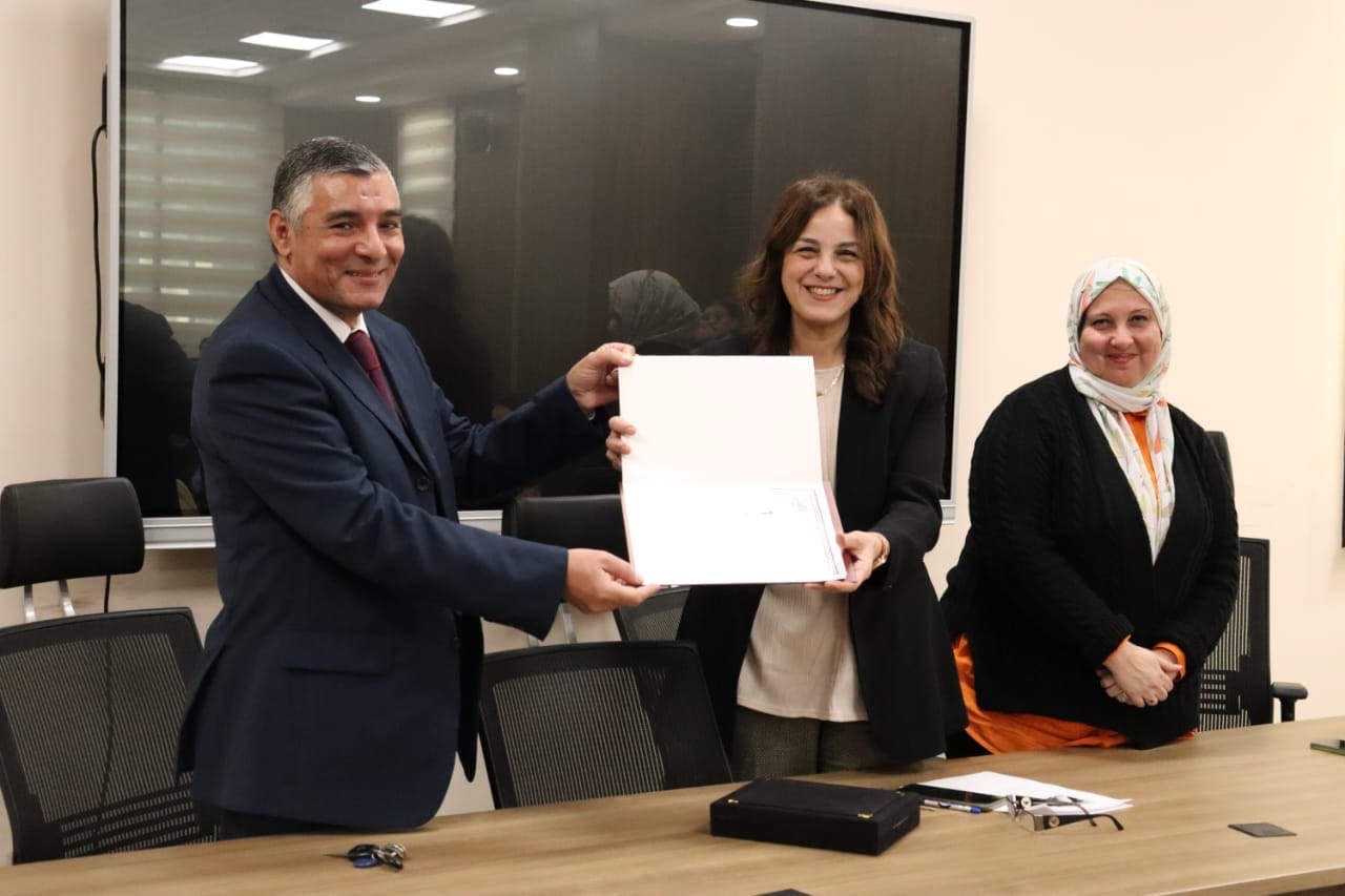 كلية الإعلام بجامعة عين شمس تنظم ورشة بعنوان" إبداع محتوى الراديو" (الفكرة .. الاسكربت ..الإلقاء) 1 906abbc3 6801 49a5 90b5 bdf3e3eaff3d جامعة عين شمس كلية الإعلام بجامعة عين شمس تنظم ورشة بعنوان" إبداع محتوى الراديو" (الفكرة .. الاسكربت ..الإلقاء) موقع في الجامعة