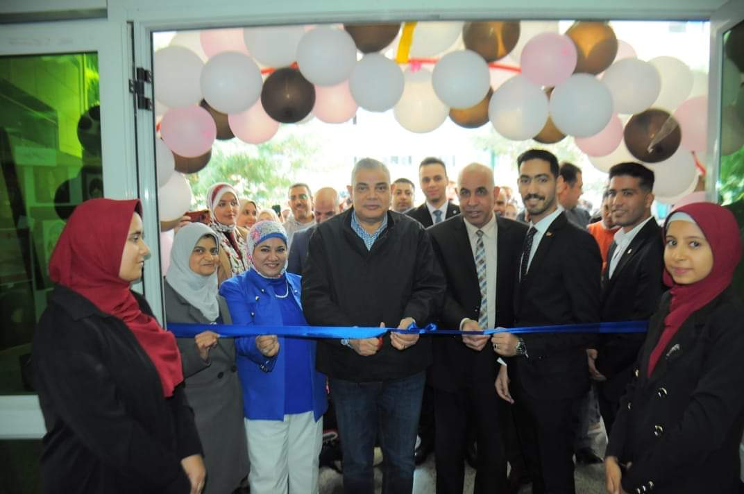 رئيس جامعة كفر الشيخ يفتتح معرض الفنون التشكيلية للطلاب من مختلف كليات الجامعة للعام الجامعي 2024/2025