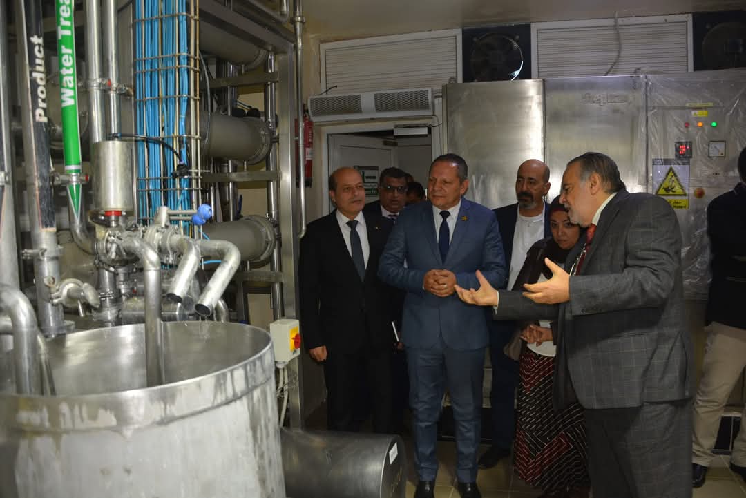 FB IMG 1733081729457 مصر رئيسا جامعة دمياط وأكاديمية البحث العلمي يتفقدان مصنع قتيلو للألبان ويبحثان إنشاء معمل وطني للألبان موقع في الجامعة