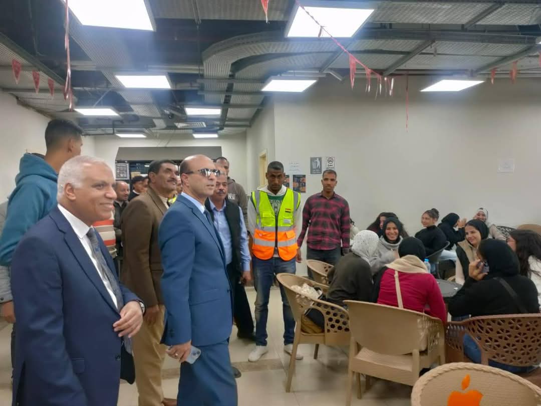 في جولة مفاجئة.. المنشاوي يتفقد جامعة أسيوط الأهلية للاطمئنان على انضباط العملية التعليمية 1 FB IMG 1733083863961 المنشاوي في جولة مفاجئة.. المنشاوي يتفقد جامعة أسيوط الأهلية للاطمئنان على انضباط العملية التعليمية موقع في الجامعة