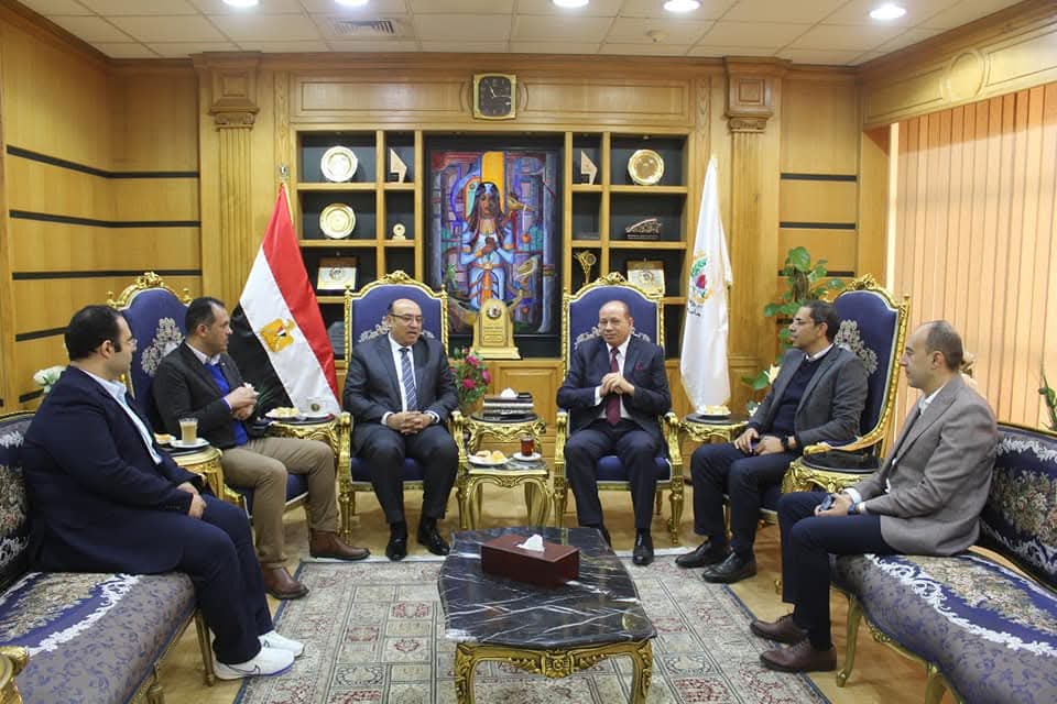 FB IMG 1733157495021 المنصورة رئيس جامعة المنصورة يستقبل مدير برنامج المنح الجامعية المقدم من الوكالة الأمريكية للتنمية USAID موقع في الجامعة