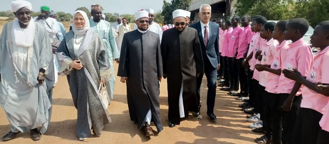 FB IMG 1734606276375 قواعد أمين «البحوث الإسلامية» ومستشار شئون الوافدين يفتتحان مركزًا لتعليم العربية بتشاد موقع في الجامعة