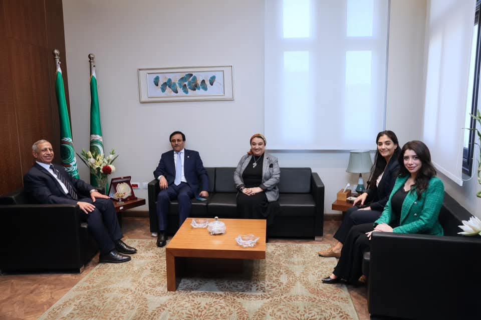 IMG 20241206 WA0003 جامعة قناة السويس مدير عام المنظمة العربية يؤكد أهمية التعليم ودوره الجوهري في نهضة المجتمع موقع في الجامعة