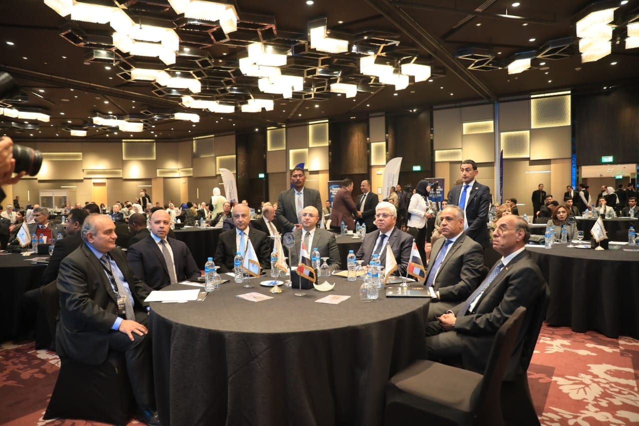 IMG 20241222 WA0074 التعليم بمطروح نائب وزير المالية خلال منتدى جامعة النهضة: استمرار خدمات التعليم والصحة موقع في الجامعة