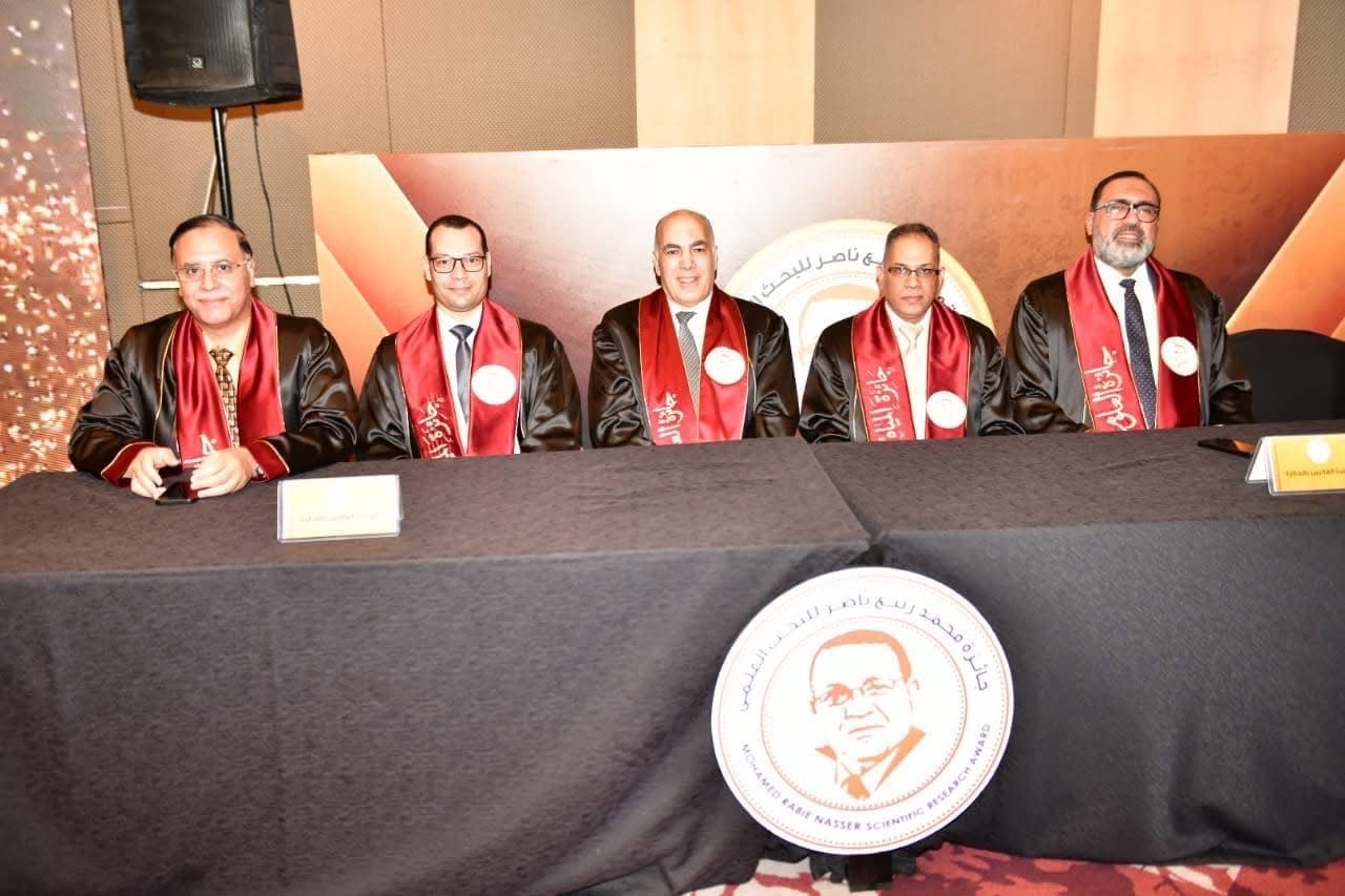 رئيس جامعة قناة السويس يهنئ الدكتور أحمد السقا لفوزه بجائزة الدكتور محمد ربيع ناصر للبحث العلمي في العلوم الطبية والصحية 2024 1 bdaf5c0f dc18 4f71 b664 95480b443401 جامعة قناة السويس رئيس جامعة قناة السويس يهنئ الدكتور أحمد السقا لفوزه بجائزة الدكتور محمد ربيع ناصر للبحث العلمي في العلوم الطبية والصحية 2024 موقع في الجامعة