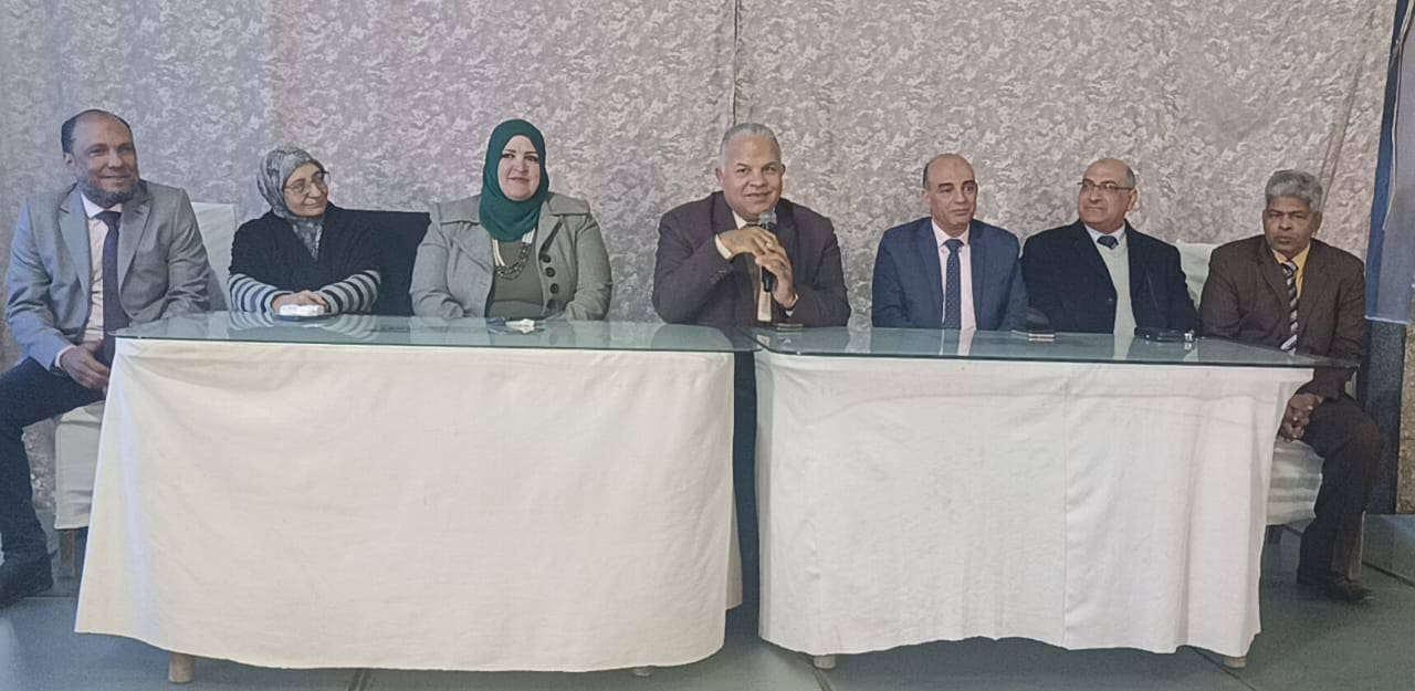 محافظ بورسعيد يطمئن على الطلاب بمدرسة عرابي الابتدائية.. ويشدد بتوفير بيئة آمنة-صور 1 أخصائين الفيوم محافظ بورسعيد محافظ بورسعيد يطمئن على الطلاب بمدرسة عرابي الابتدائية.. ويشدد بتوفير بيئة آمنة-صور موقع في الجامعة