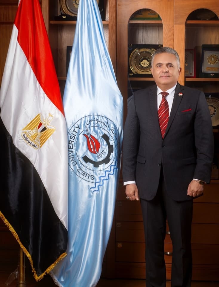 أشرف حنيجل رئيس جامعة السويس