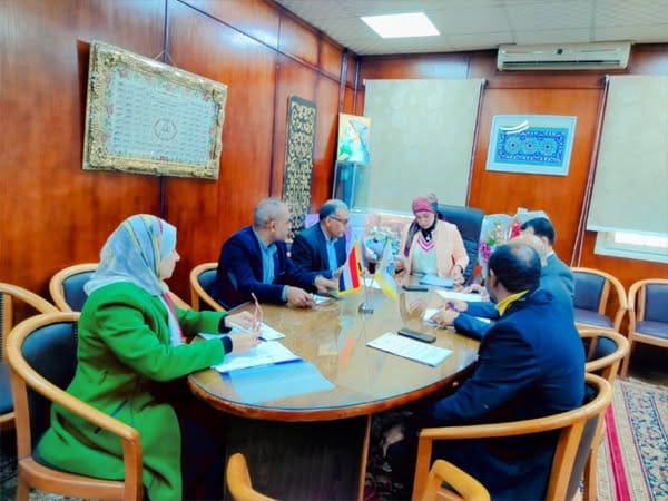 جامعة الأقصر 2 تعليم الفيوم قرار من جامعة الأقصر بشأن إنشاء نقابة للعاملين ونادى أعضاء هيئة التدريس موقع في الجامعة