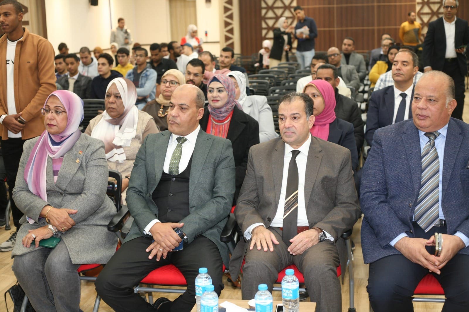 رئيس جامعة جنوب الوادي خلال المؤتمر عيد الفطر المبارك 2025 أبرزها ورش في الابتكار.. تعرف على انجازات مركز إبداع مصر الرقيمة بقنا موقع في الجامعة