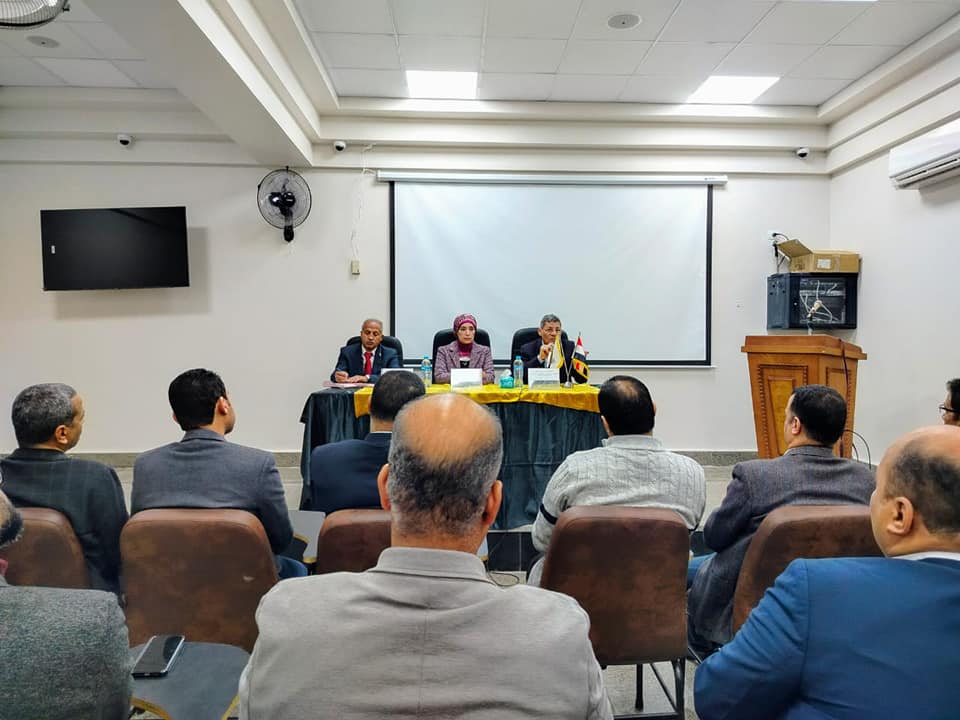 صابرين عبد الجليل، رئيس جامعة الأزهر جامعة القاهرة استعدادات مشددة بجامعة الأقصر لتدشين الخطة الاستراتيجية للخمس سنوات المقبلة موقع في الجامعة