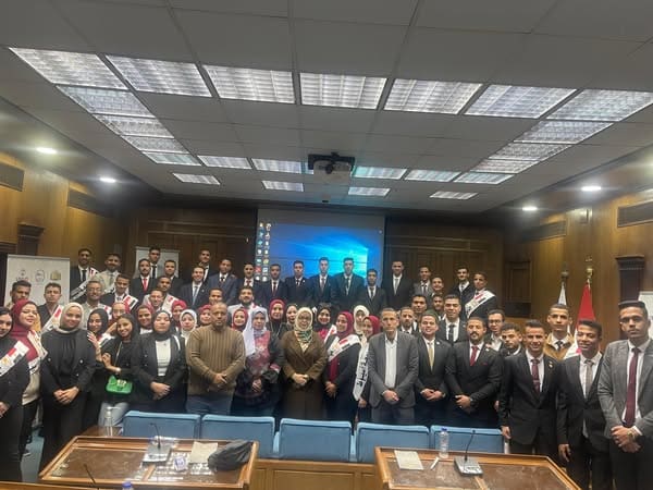 طلاب جامعة أسيوط في الرقابة جامعة أسيوط وفد طلابي بجامعة أسيوط يشارك في البرنامج التدريبي للأكاديمية الوطنية لمكافحة الفساد موقع في الجامعة