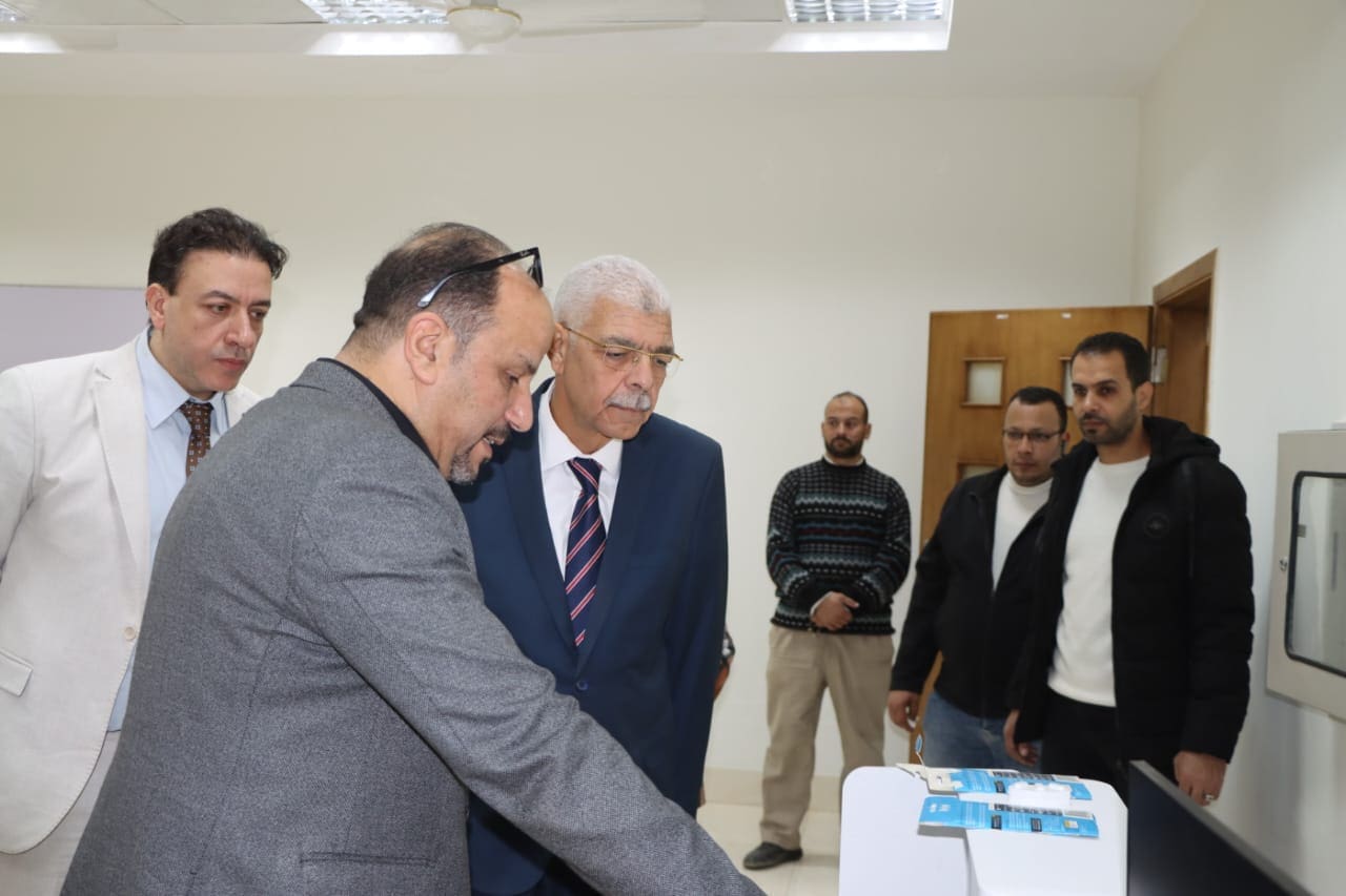 رئيس جامعة المنوفية يتفقد العيادات الخارجية بكلية طب الأسنان ويتابع استكمال الإنشاءات 1 رئيس جامعة المنوفية يتفقد العيادات الخارجية بكلية طب الأسنان ويتابع استكمال الإنشاءات بالكلية