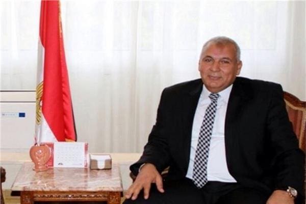 محافظ الوادي الجديد: انطلاق القوافل التعليمية المجانية للشهادتين الإعدادية والثانوية العامة 1 محافظ الوادي الجديد محافظ الوادي الجديد محافظ الوادي الجديد: انطلاق القوافل التعليمية المجانية للشهادتين الإعدادية والثانوية العامة موقع في الجامعة