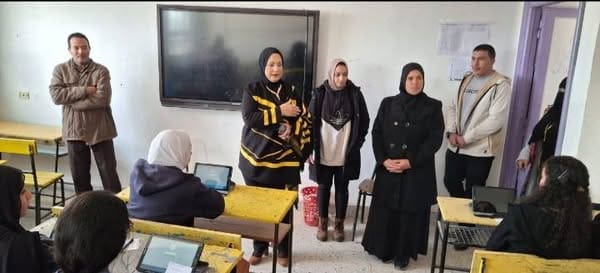 تعليم مطروح: أجواء هادئة ومنضبطة بالامتحان الالكتروني التجريبي للصف الأول الثانوي 1 وكيل تعليم التعليم بطروح تتابع الامتحانات الثانوية تعليم تعليم مطروح: أجواء هادئة ومنضبطة بالامتحان الالكتروني التجريبي للصف الأول الثانوي موقع في الجامعة