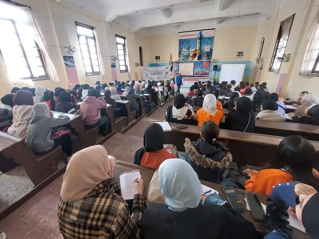1735913953045 القوافل التعليمية اقبال كثيف على القوافل التعليمية المجانية لطلاب الثانوية والاعدادية ببورسعيد موقع في الجامعة