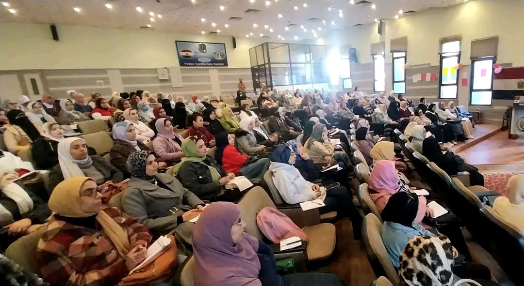 وكيل تعليم الإسكندرية يتابع تدريبات المعلمين الجدد.. ويشدد بالتركيز لتنمية قدراتكم 1 1735981435550 تعليم وكيل تعليم الإسكندرية يتابع تدريبات المعلمين الجدد.. ويشدد بالتركيز لتنمية قدراتكم موقع في الجامعة